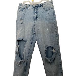 TINSELTOWN DISTRESSED EMBROIDERED MOM JEANS SIZE 13